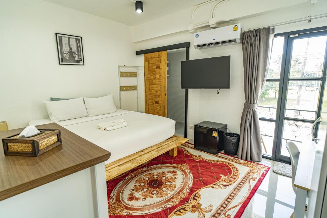 Laewan Guesthouse Baan Tai Exteriör bild
